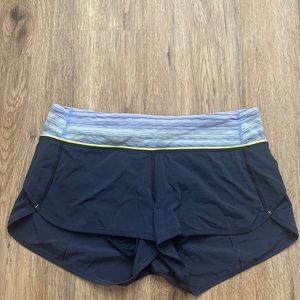 Lululemon size 6 navy speed shorts